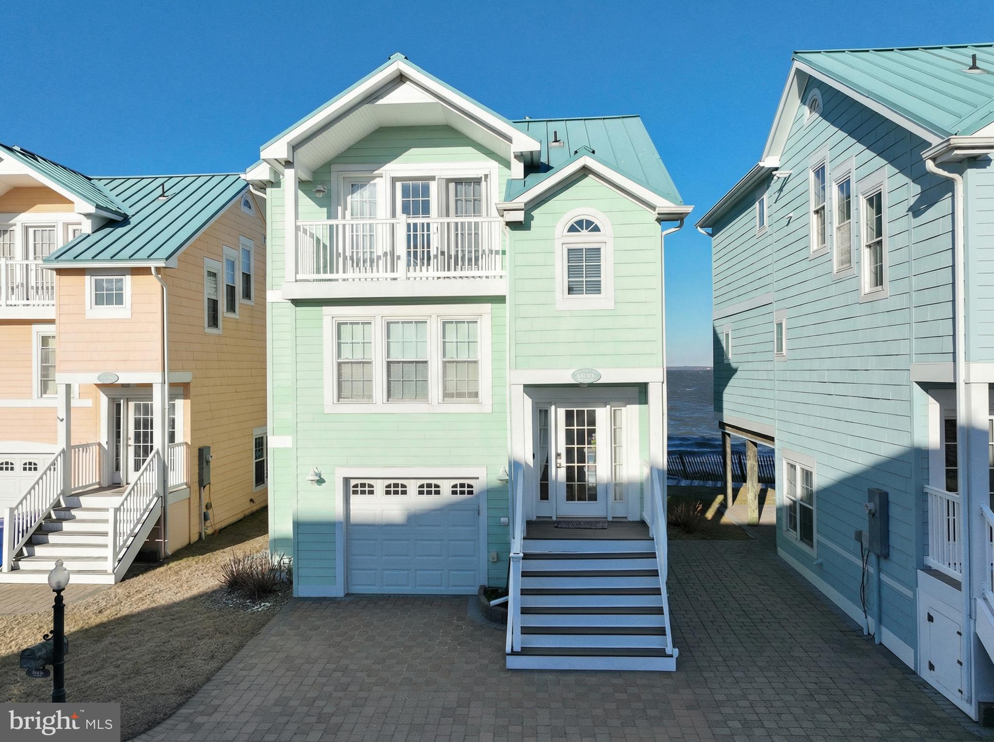 806 W BAY CLUB LANE WEST