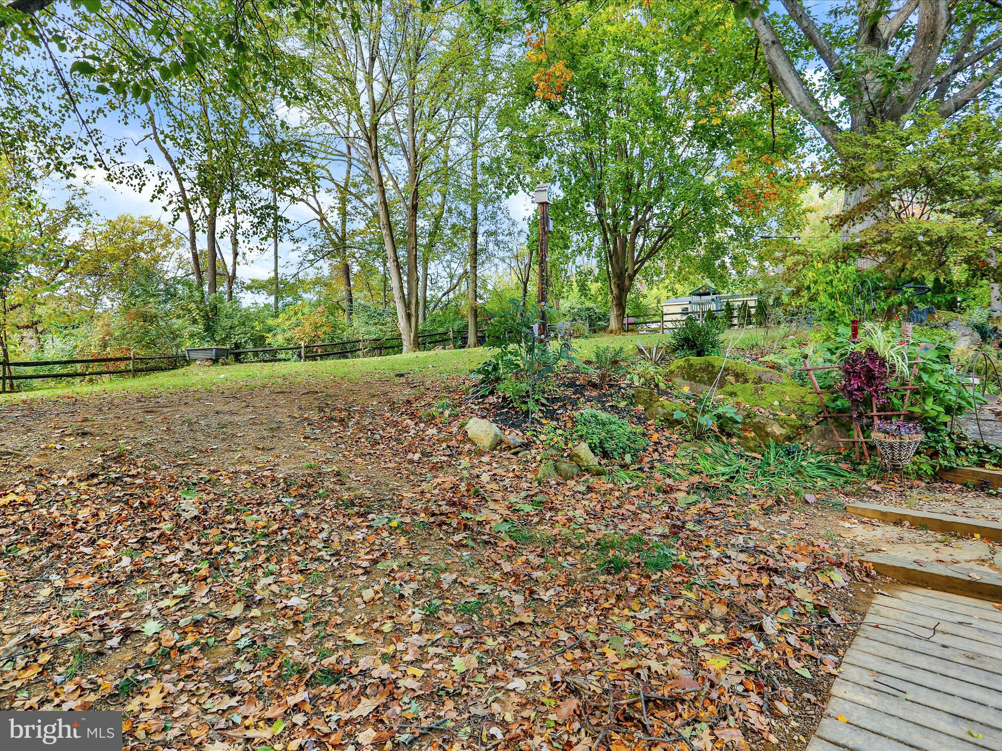 CRESTWOOD - Residential