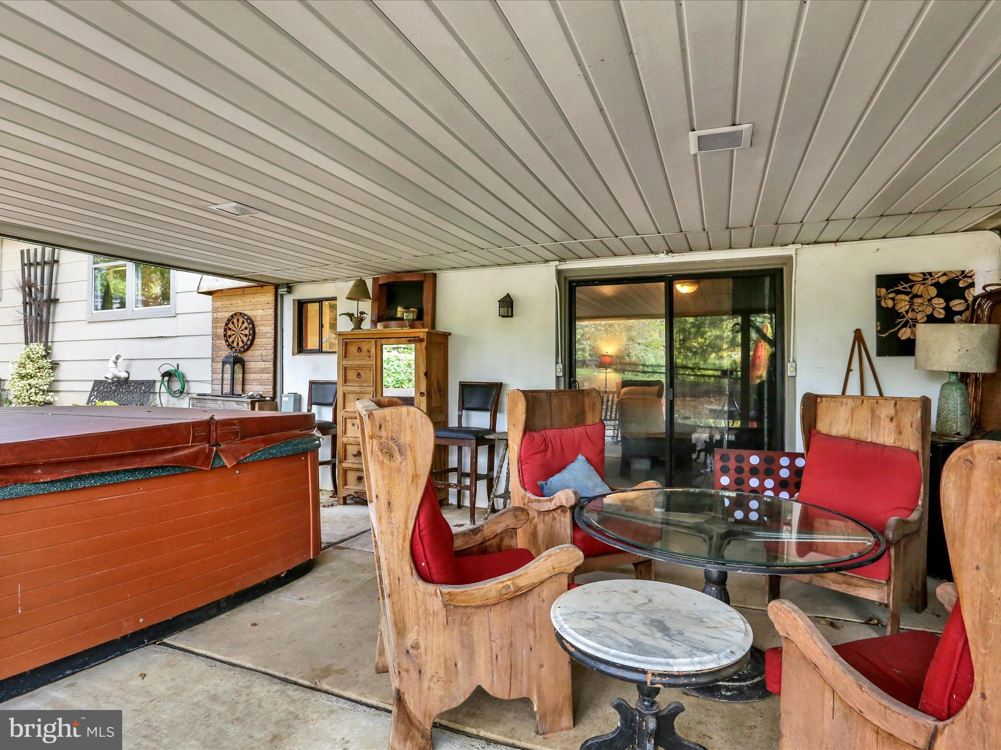 CRESTWOOD - Residential