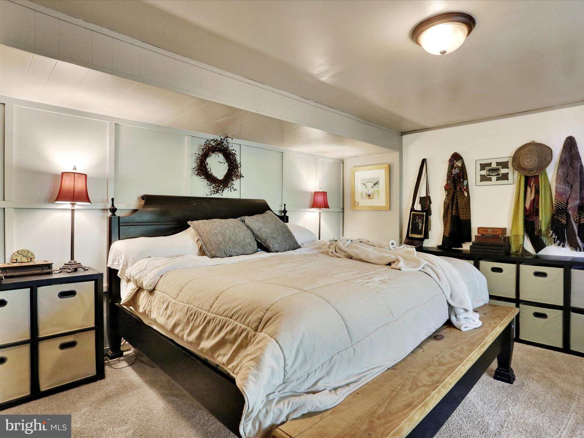 CRESTWOOD - Residential