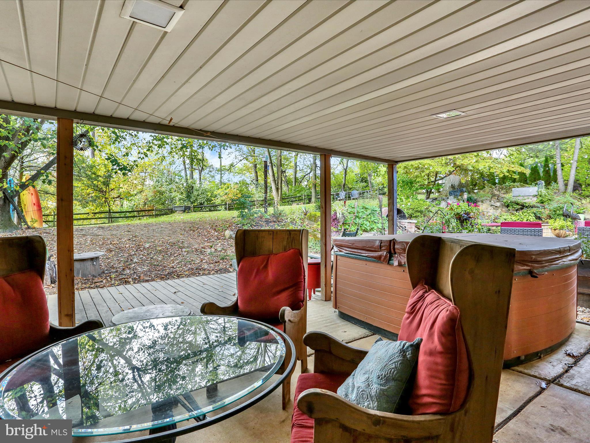 CRESTWOOD - Residential