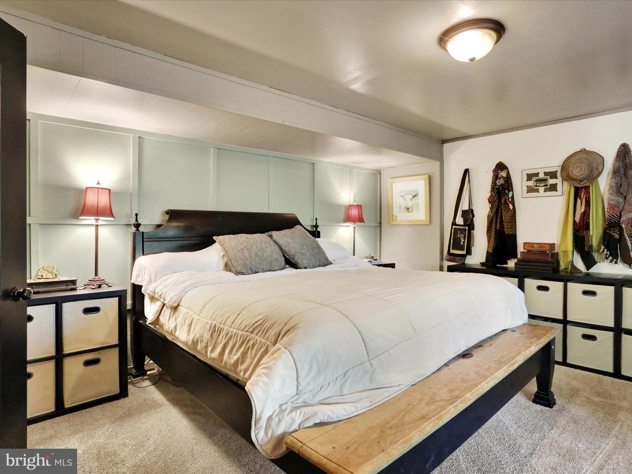 CRESTWOOD - Residential