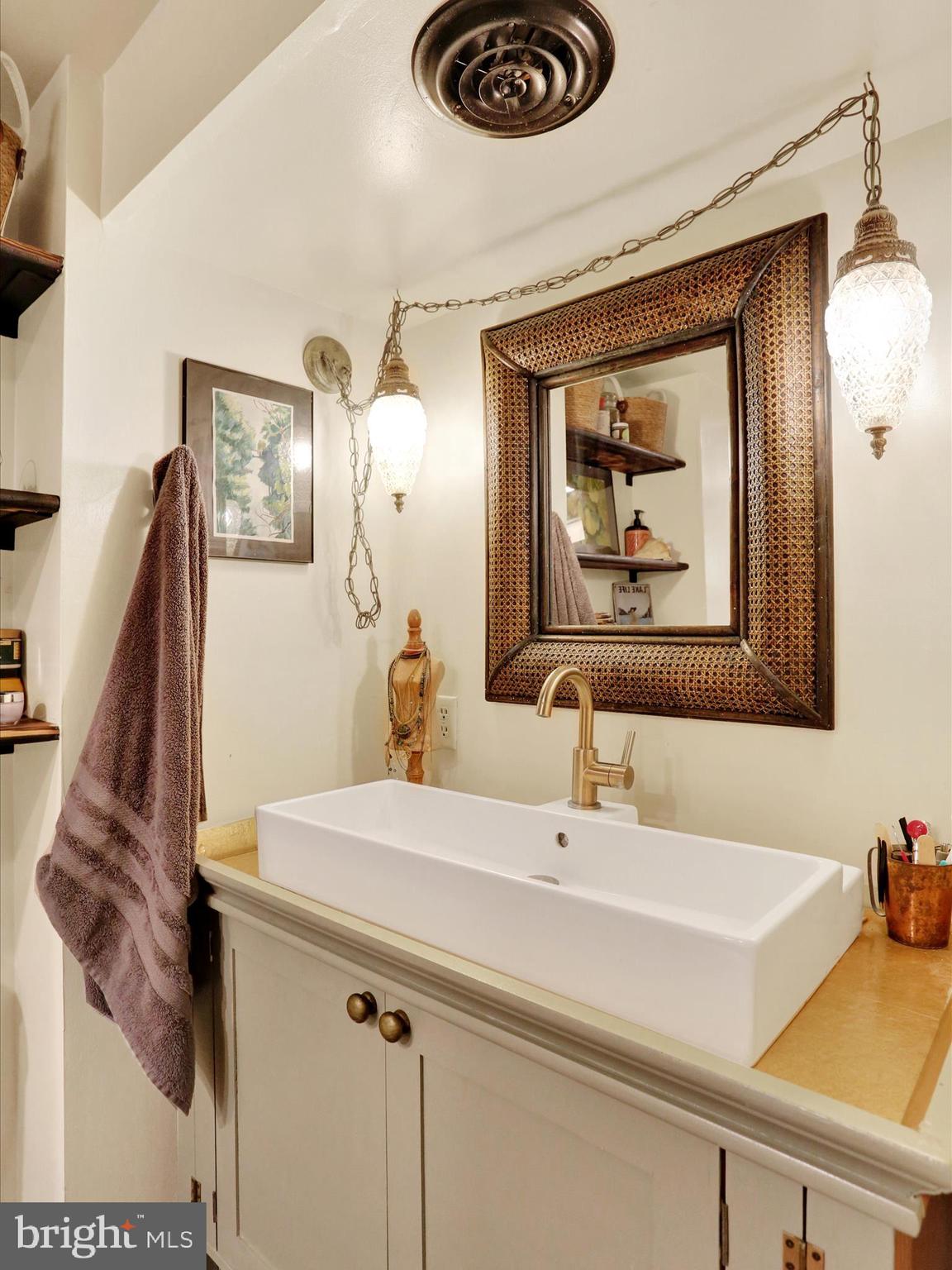 CRESTWOOD - Residential