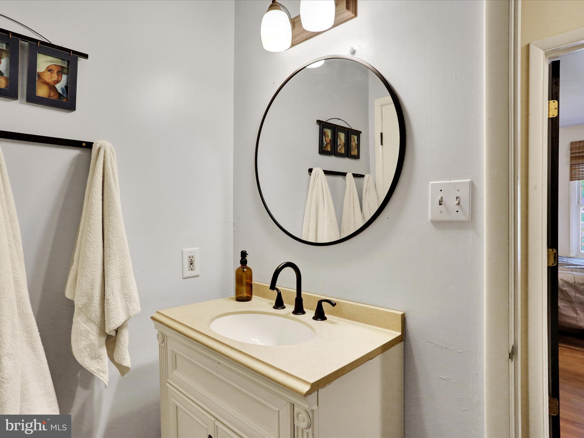 CRESTWOOD - Residential