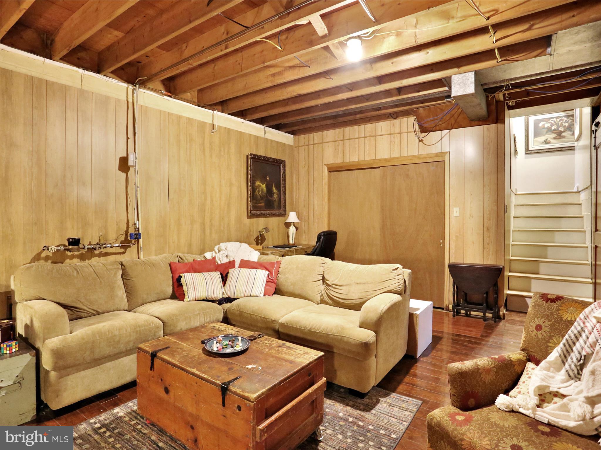 CRESTWOOD - Residential