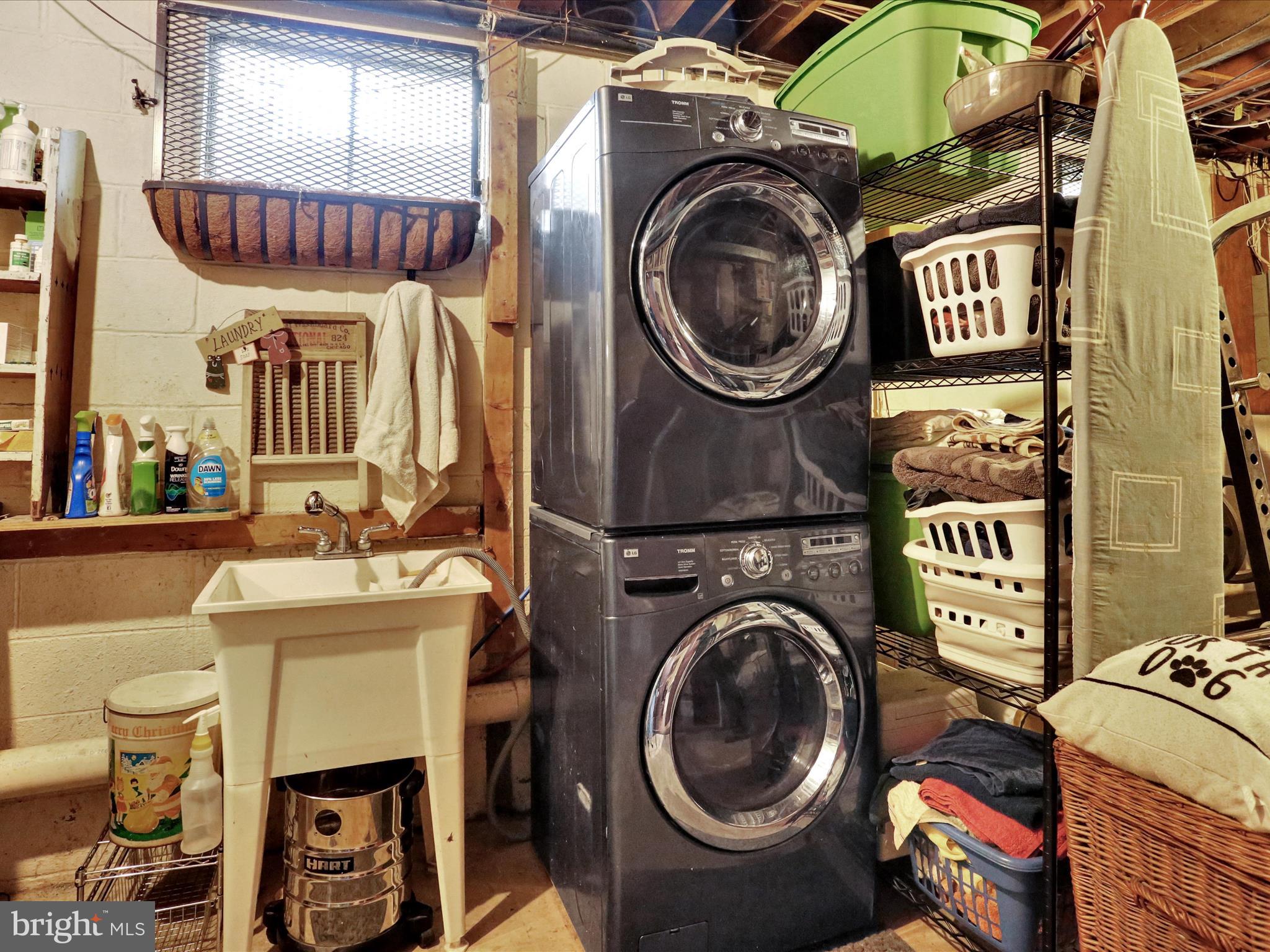 CRESTWOOD - Residential