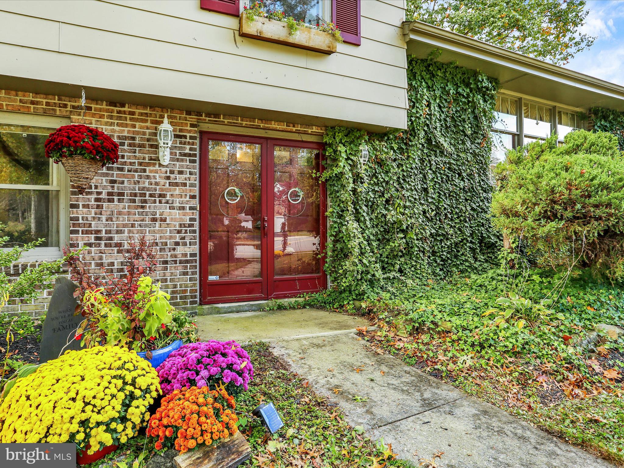 CRESTWOOD - Residential