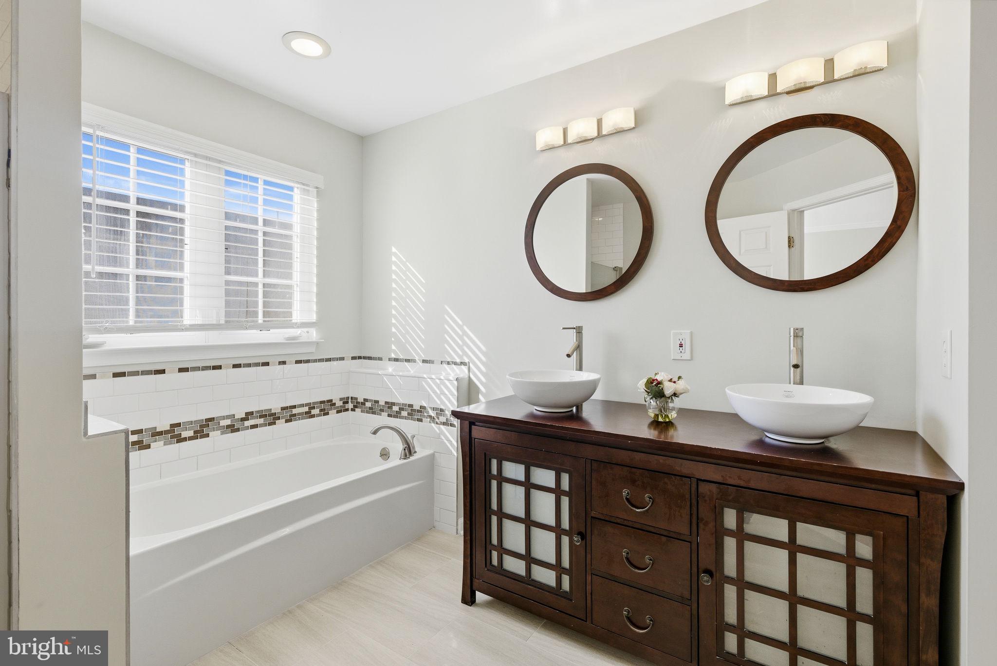 VISTA GARDENS - Residential