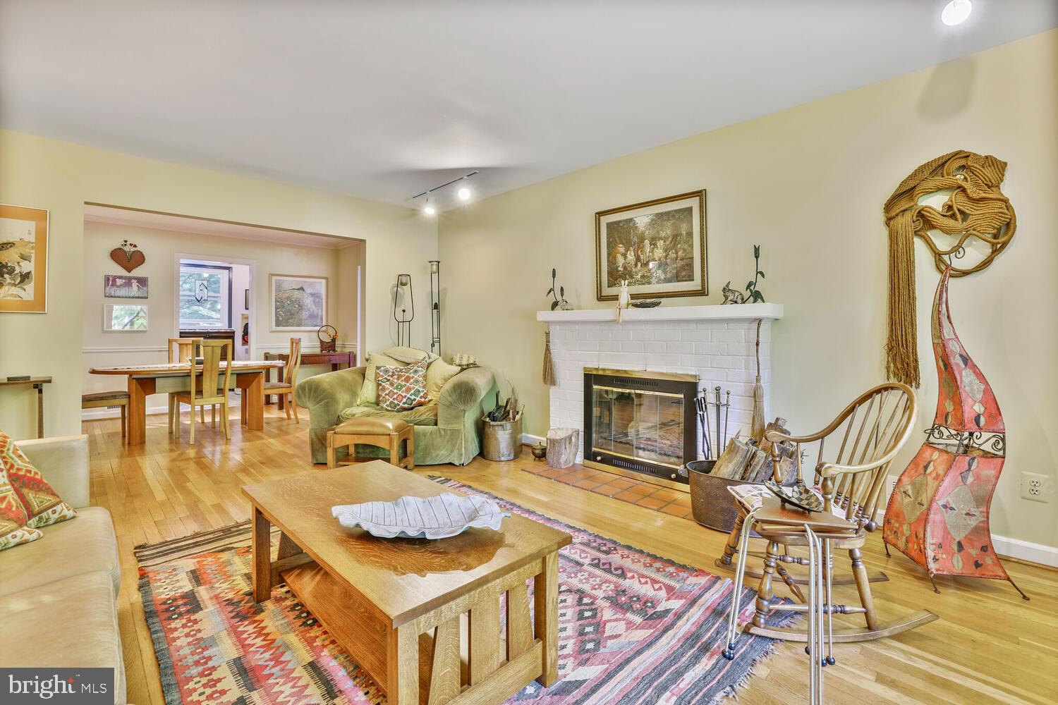 SEVEN OAKS - Residential