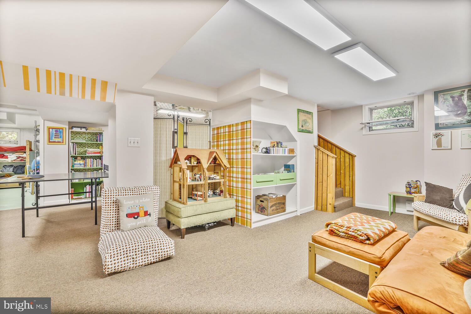 SEVEN OAKS - Residential