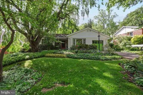 406 Pershing Drive, Silver Spring, MD MLS: MDMC2178948
