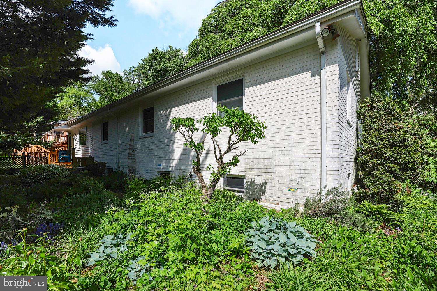 SEVEN OAKS - Residential