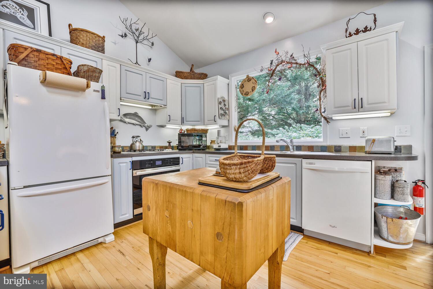 SEVEN OAKS - Residential