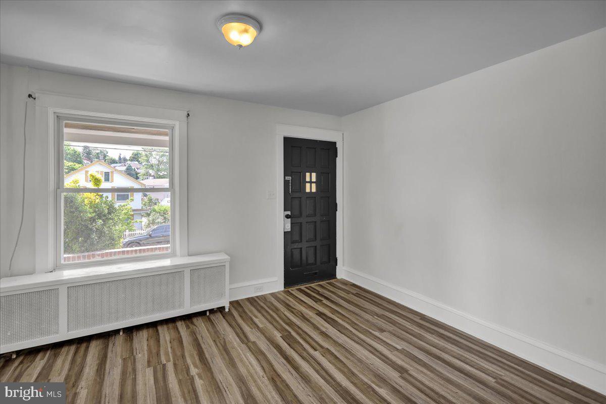 937 FERN AVENUE