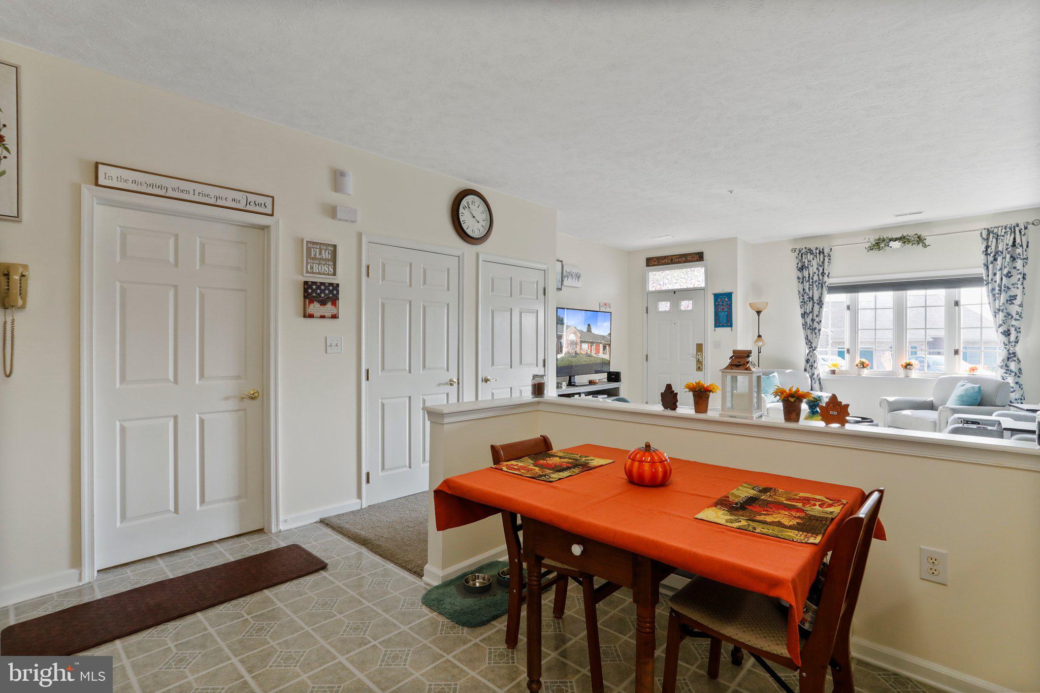 SUMMERLAND MANOR - Residential