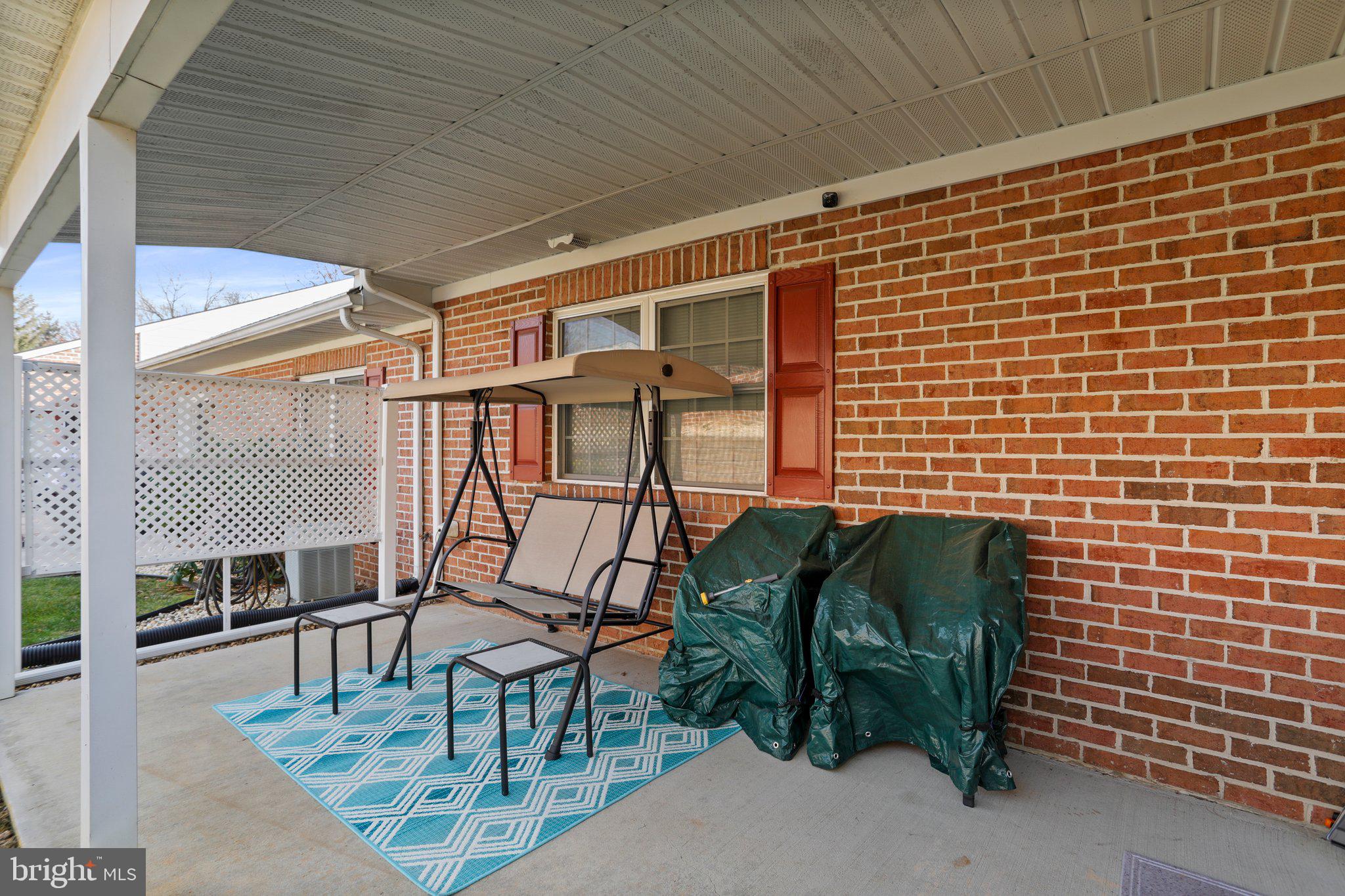 SUMMERLAND MANOR - Residential