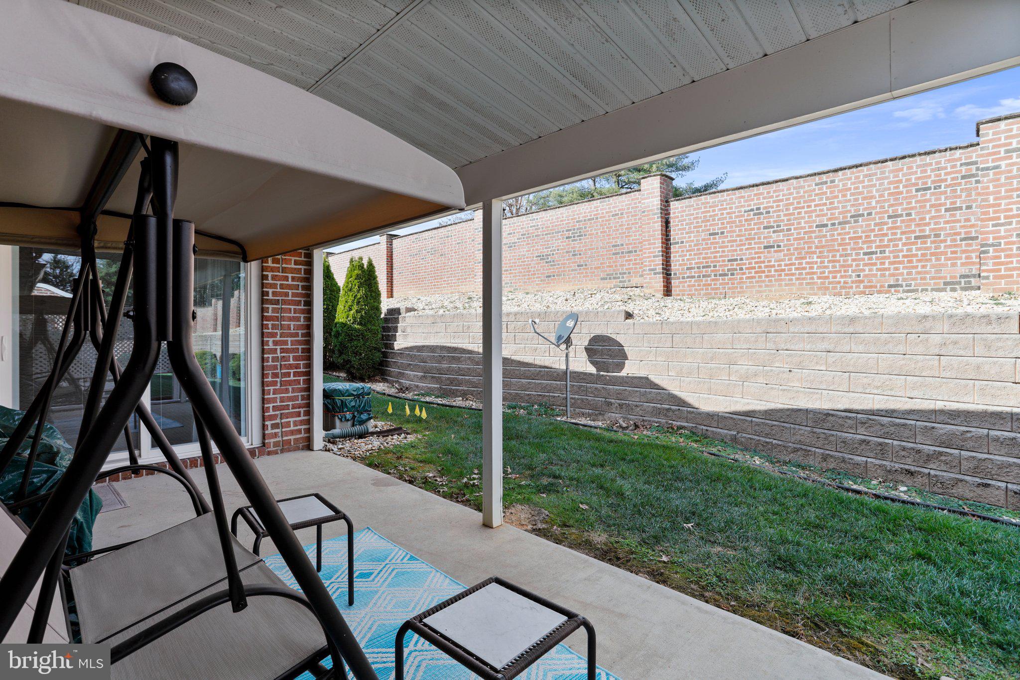 SUMMERLAND MANOR - Residential