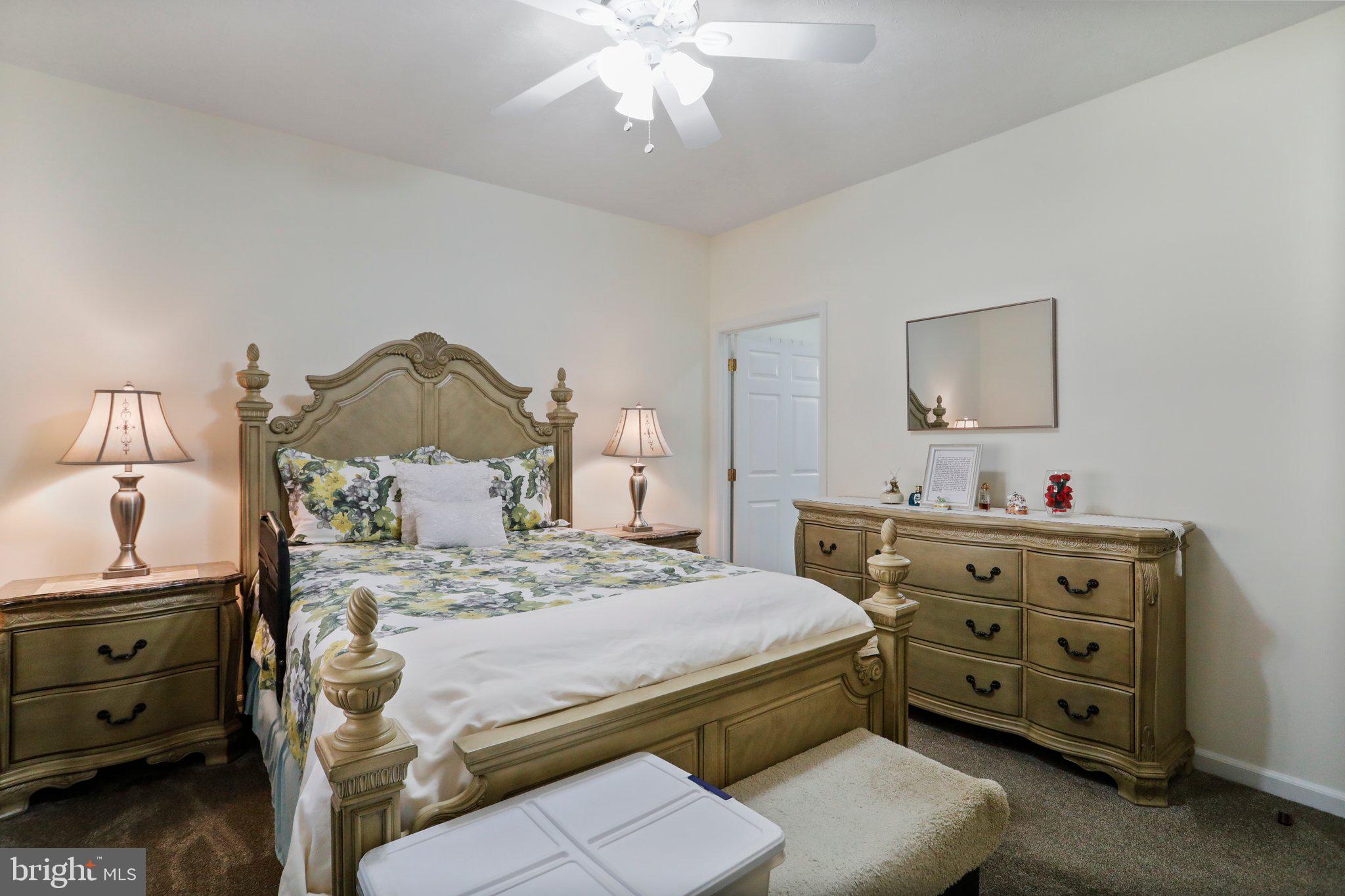 SUMMERLAND MANOR - Residential