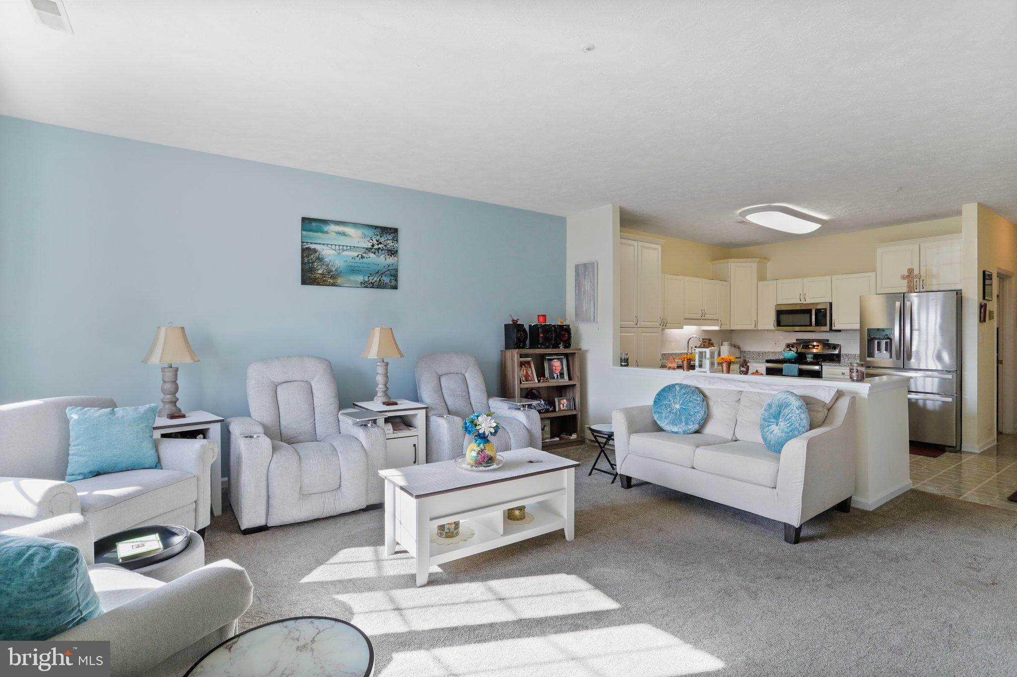 SUMMERLAND MANOR - Residential