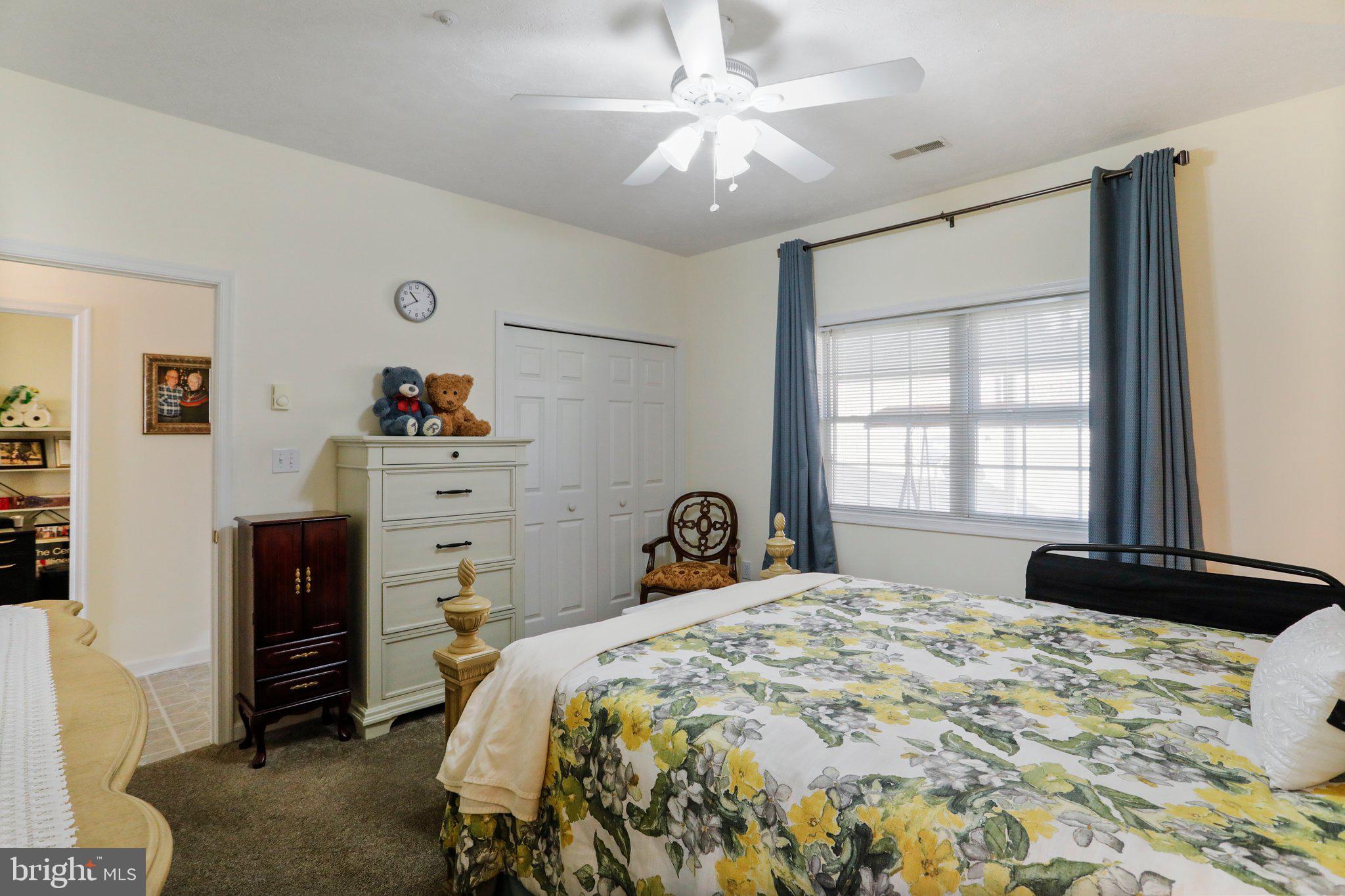 SUMMERLAND MANOR - Residential