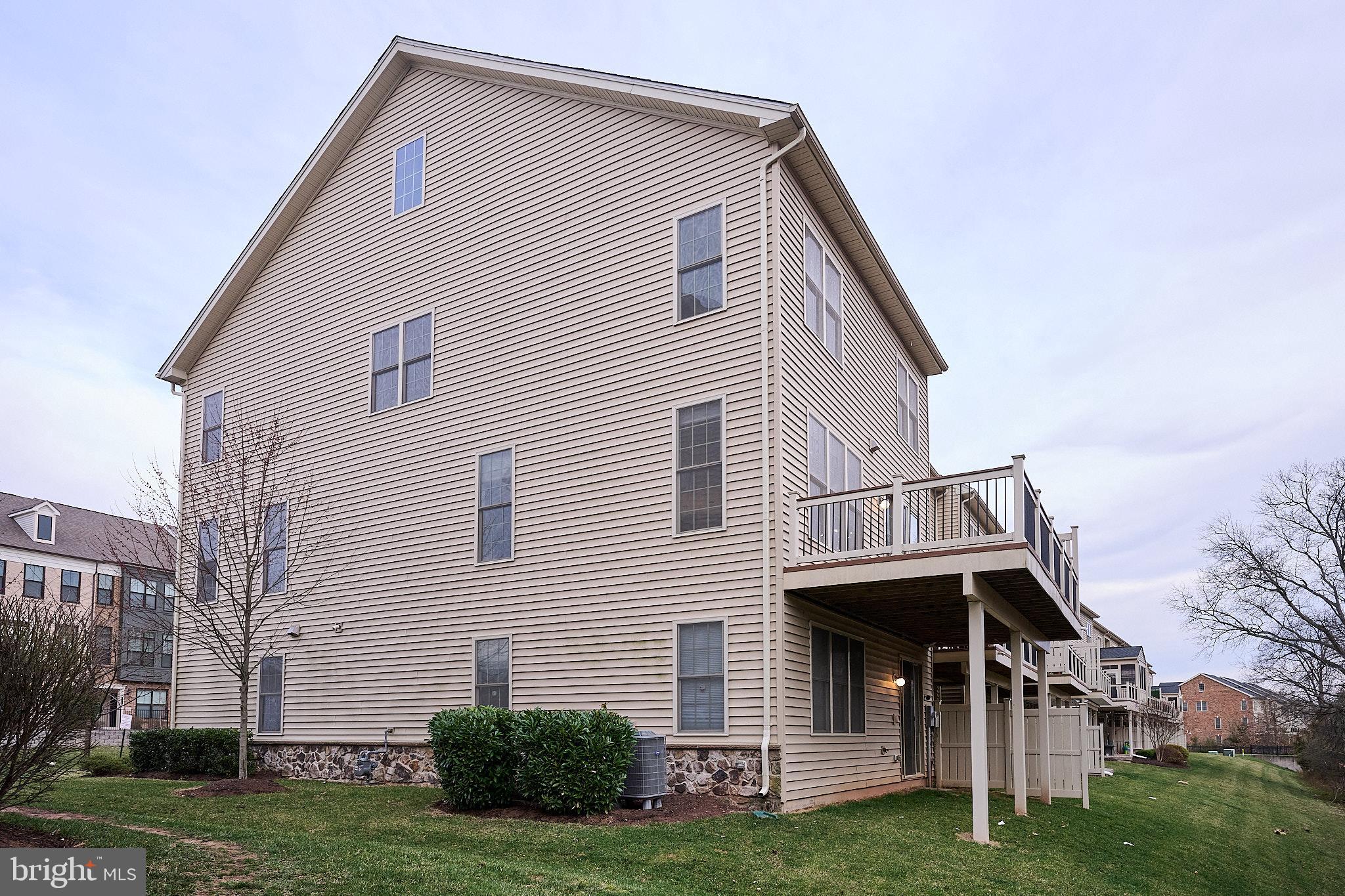 MOOREFIELD STATION - Residential Lease