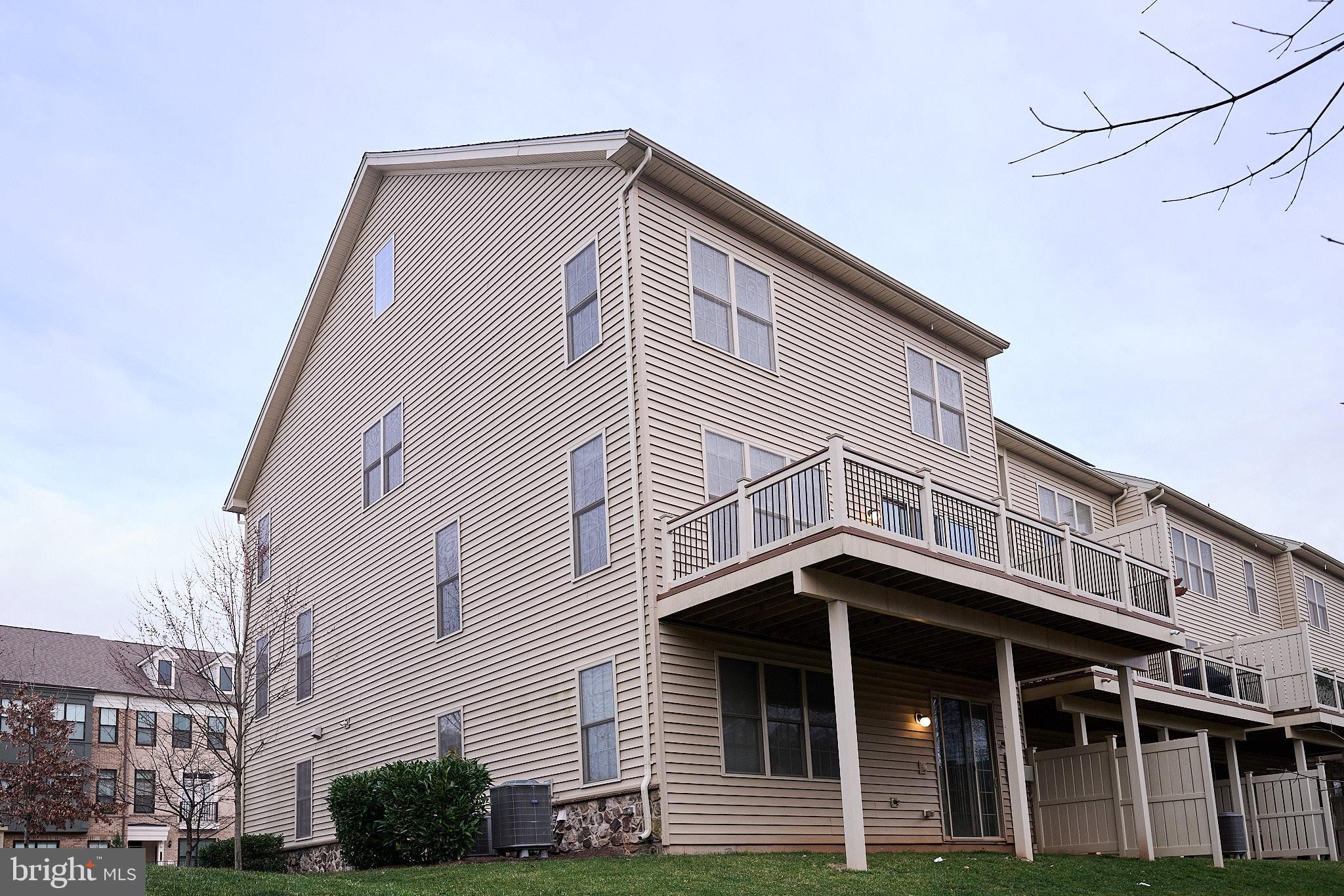 MOOREFIELD STATION - Residential Lease