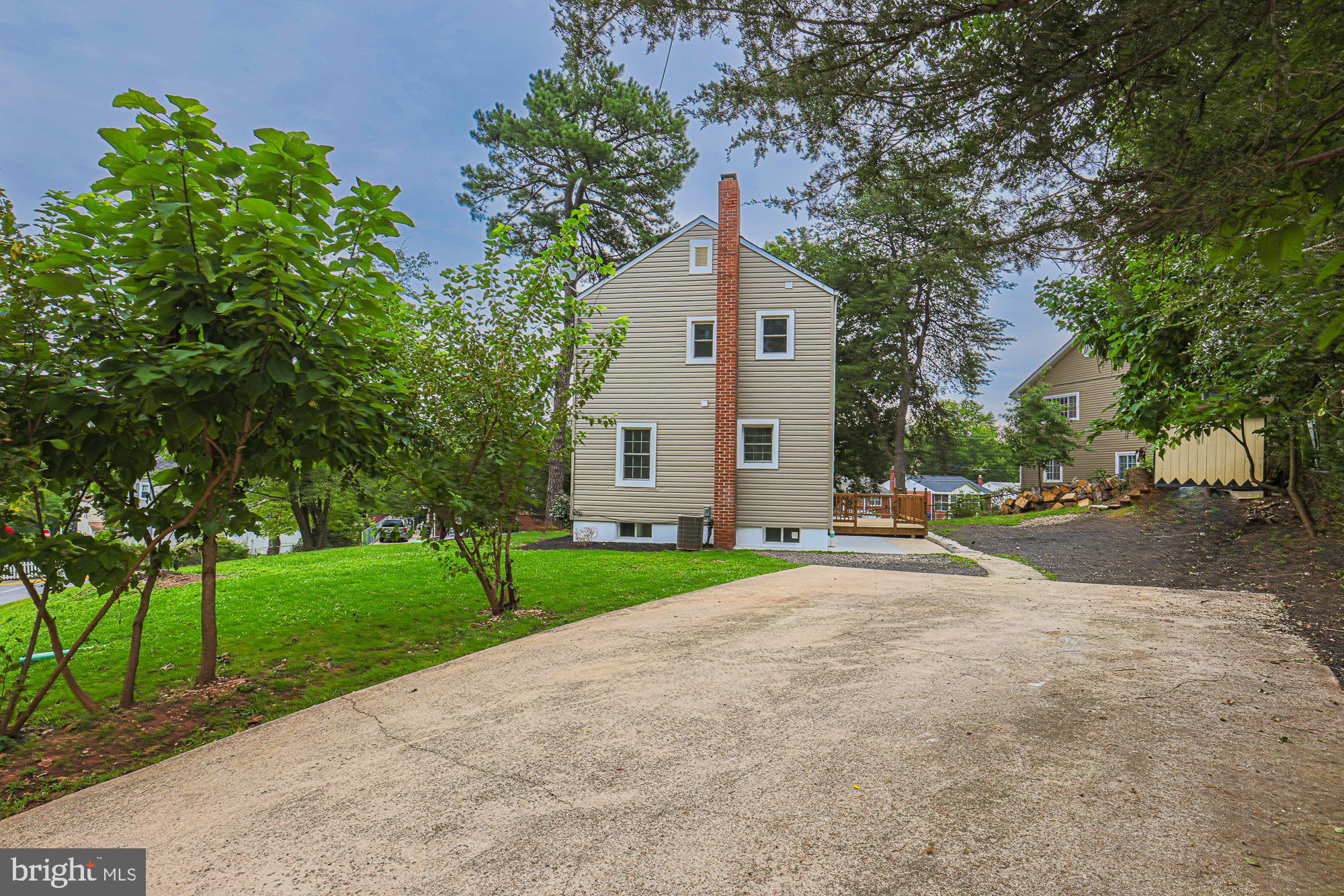 LANDOVER HILLS - Residential