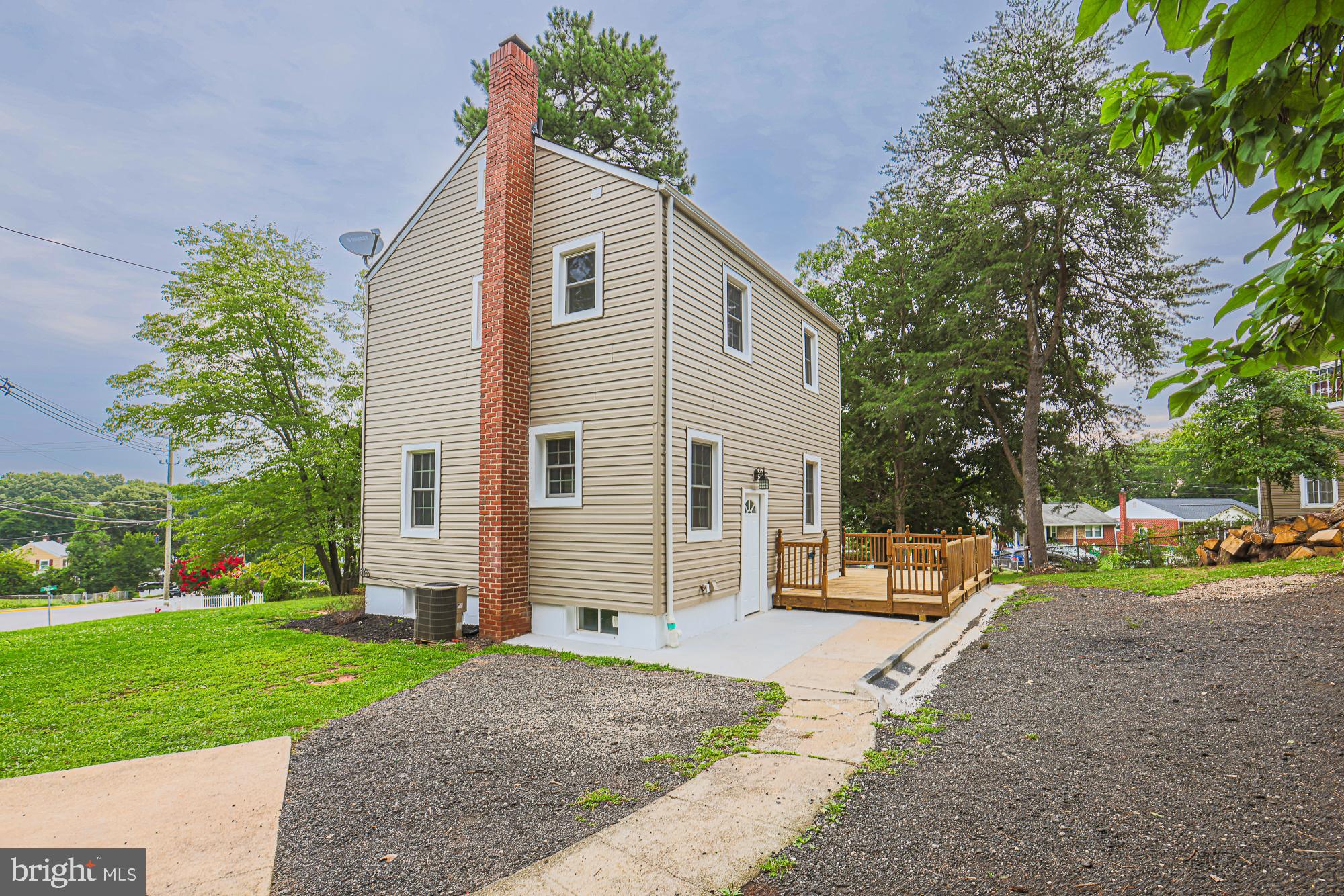 LANDOVER HILLS - Residential