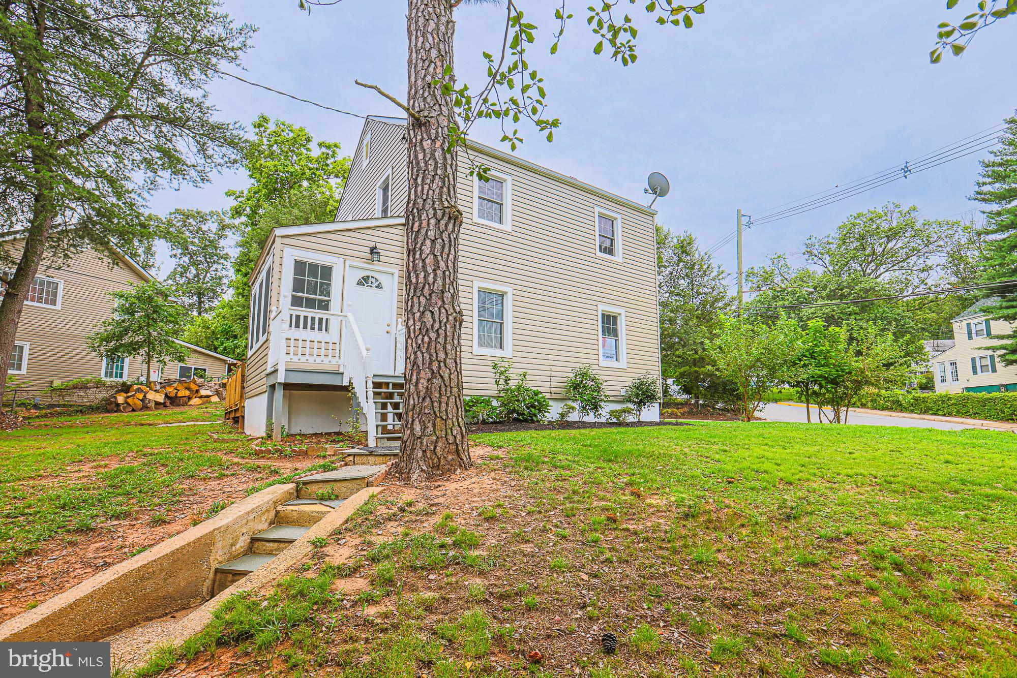 LANDOVER HILLS - Residential