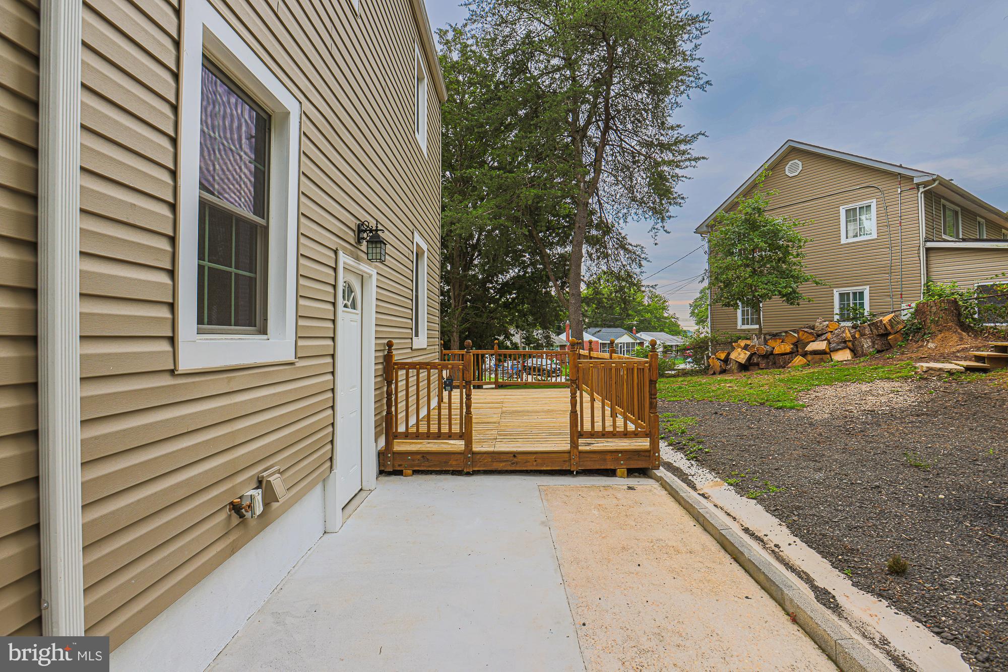 LANDOVER HILLS - Residential