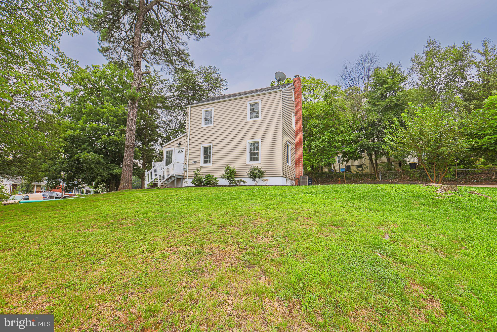 LANDOVER HILLS - Residential