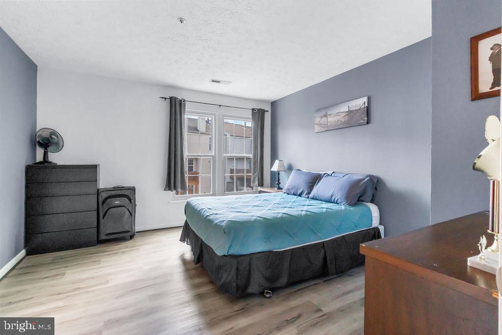 RUSSETT - Residential Lease