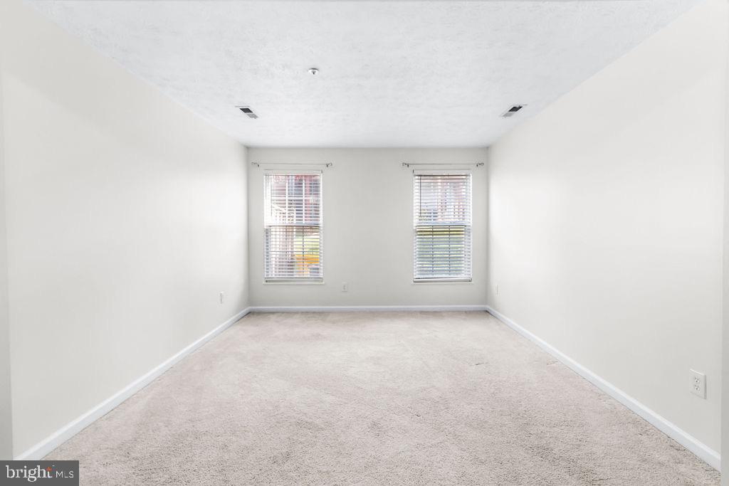 RUSSETT - Residential Lease