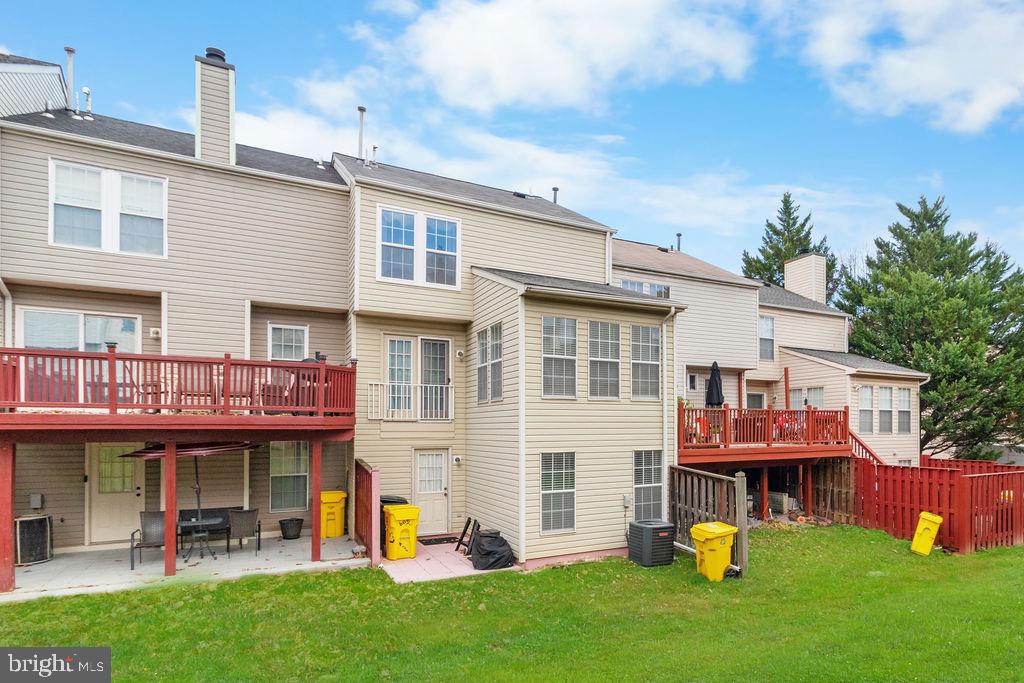 RUSSETT - Residential Lease