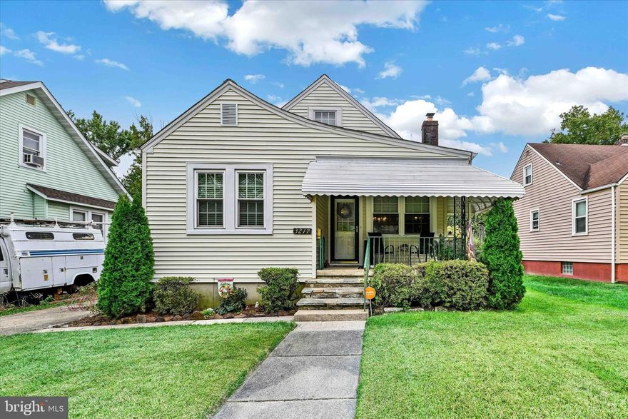 Super cute Cape Cod featuring fresh paint, flooring, bathroom and kitchen updates and so much more!
Totally finished basement with rec room, bonus room and bar for entertaining! Main level boasts 2 bedrooms, formal dining room, kitchen ,living room, and breakfast nook. Let your creative energy fly with the upstairs loft! Great sewing room, office, extra guest room, or play area!