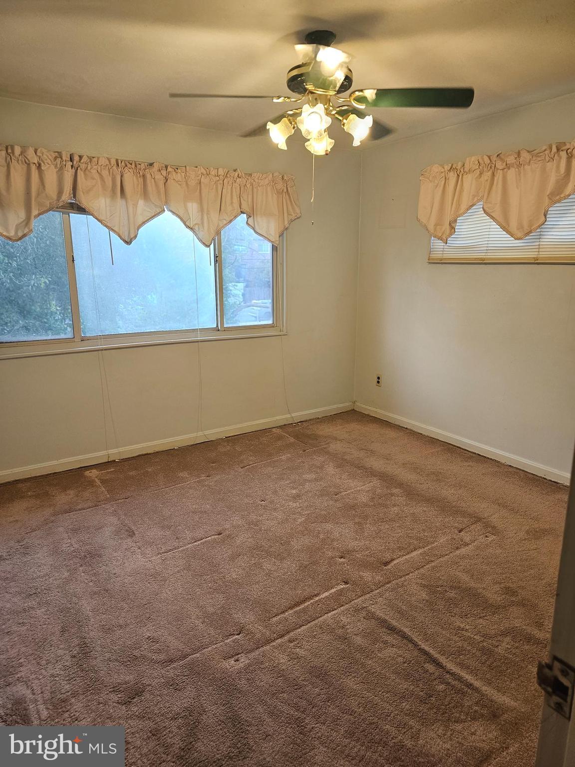 OXON HILL - Residential