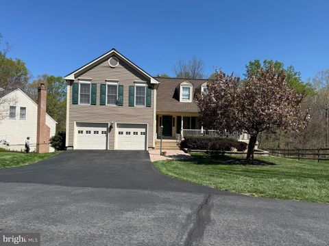 Photo of 14583 Estate Drive, WOODBRIDGE, VA 22193 (MLS # VAPW2118348)