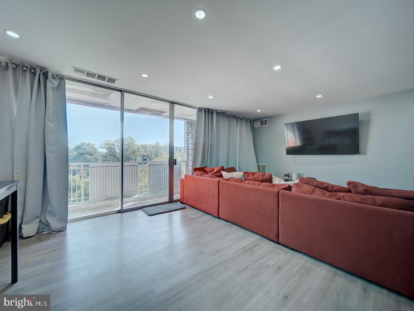 PRESIDENTIAL PARK - Residential