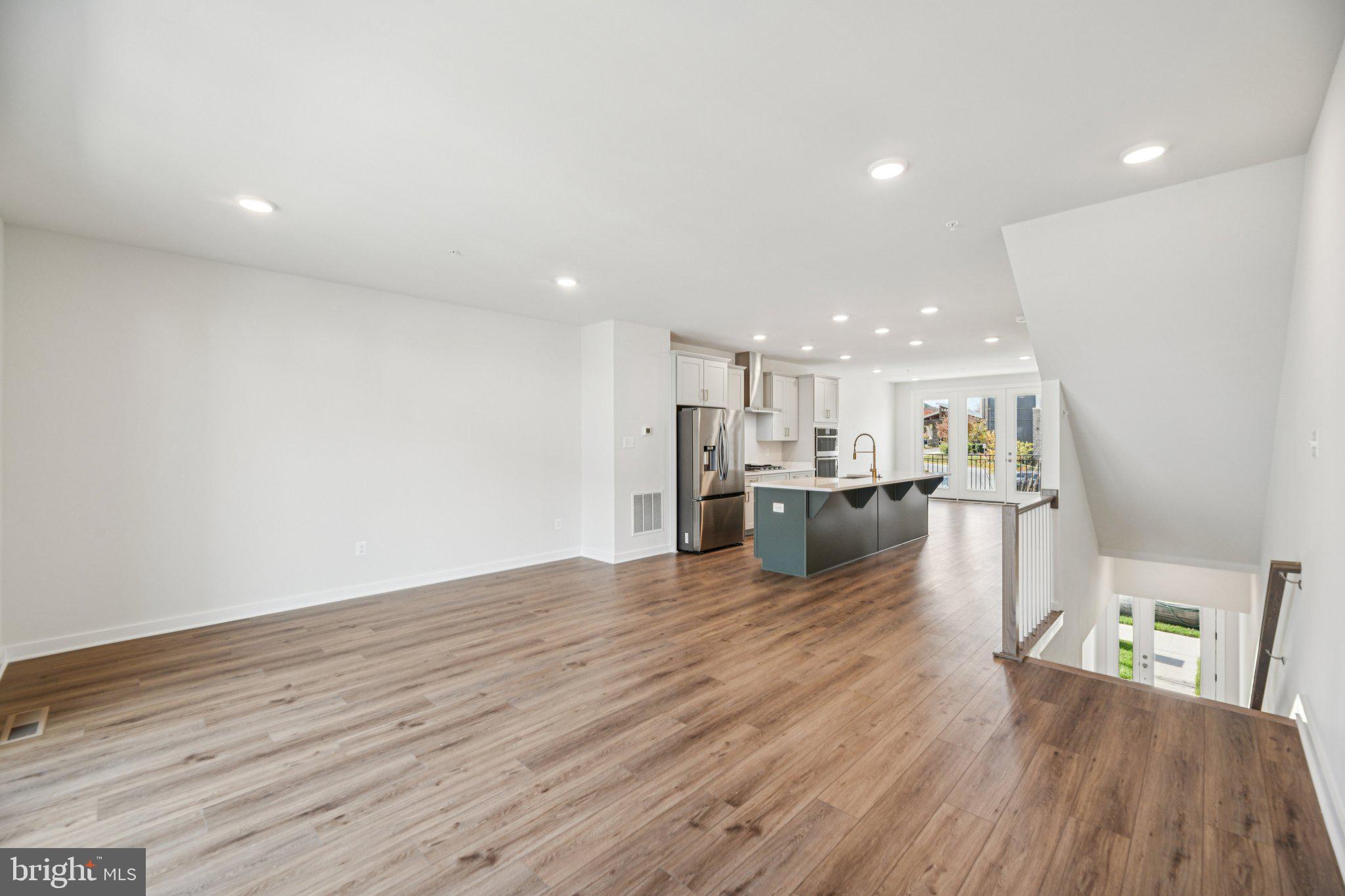 MELFORD TOWN CENTER - Residential