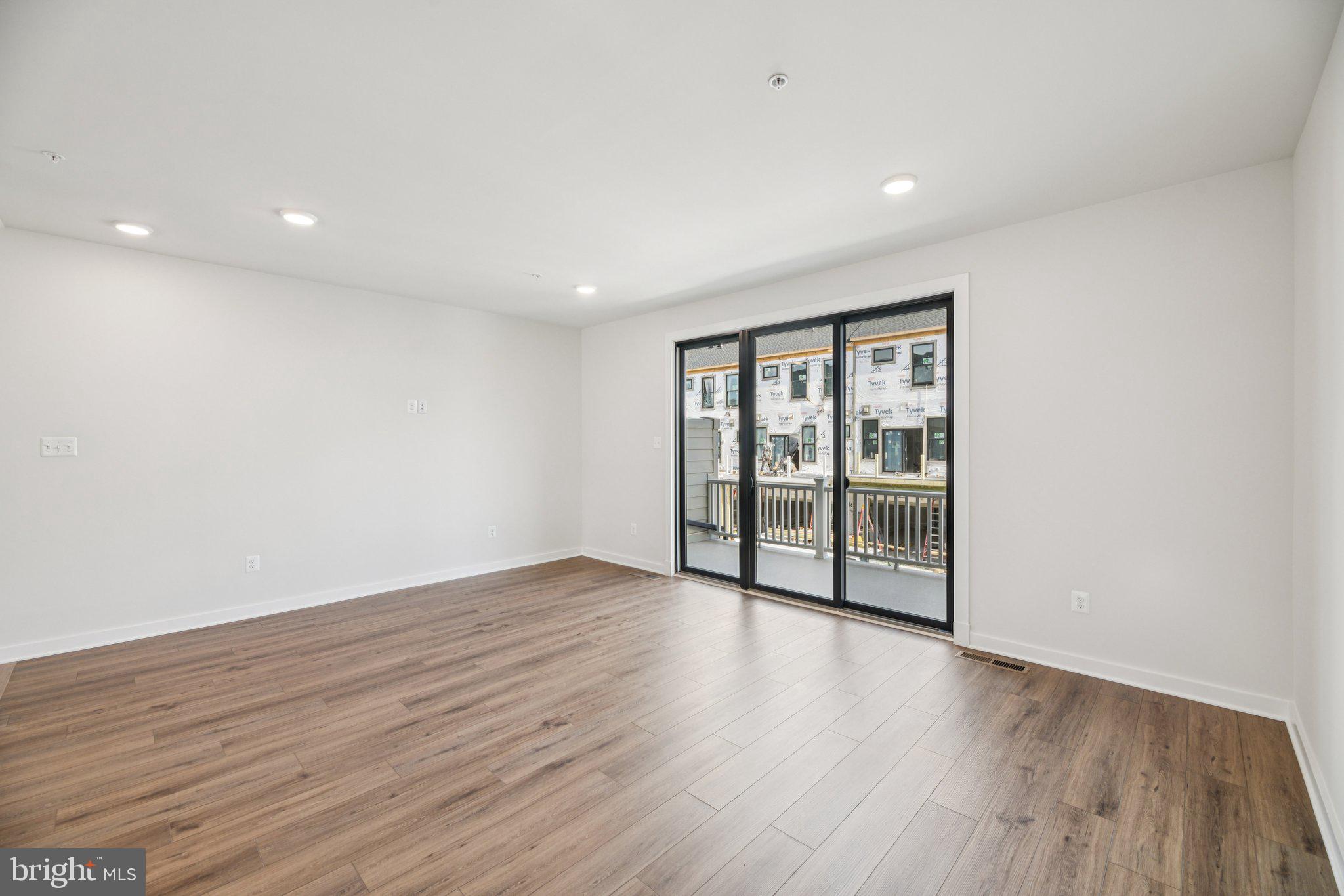 MELFORD TOWN CENTER - Residential