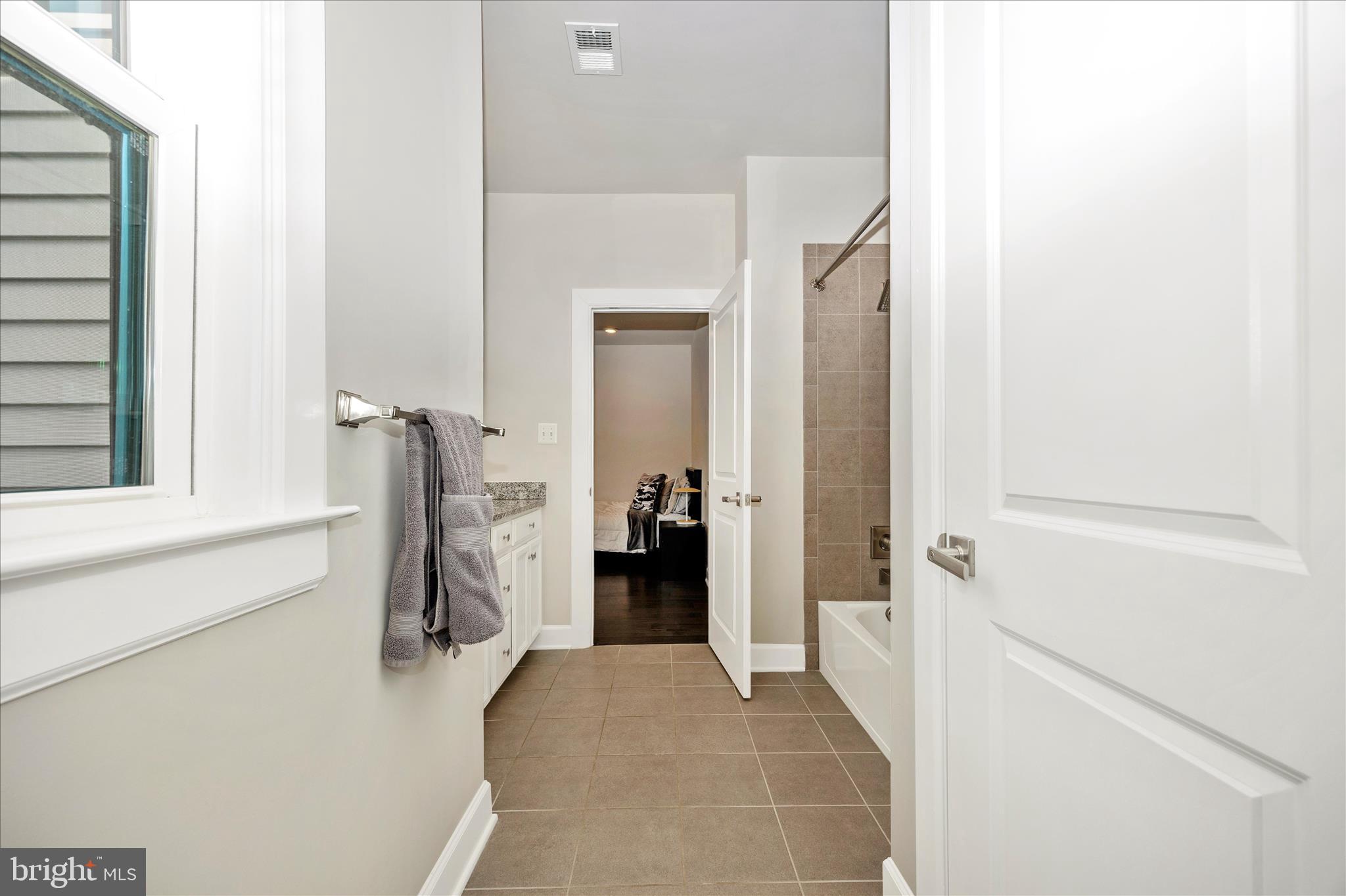 LAKE LINGANORE OAKDALE - Residential