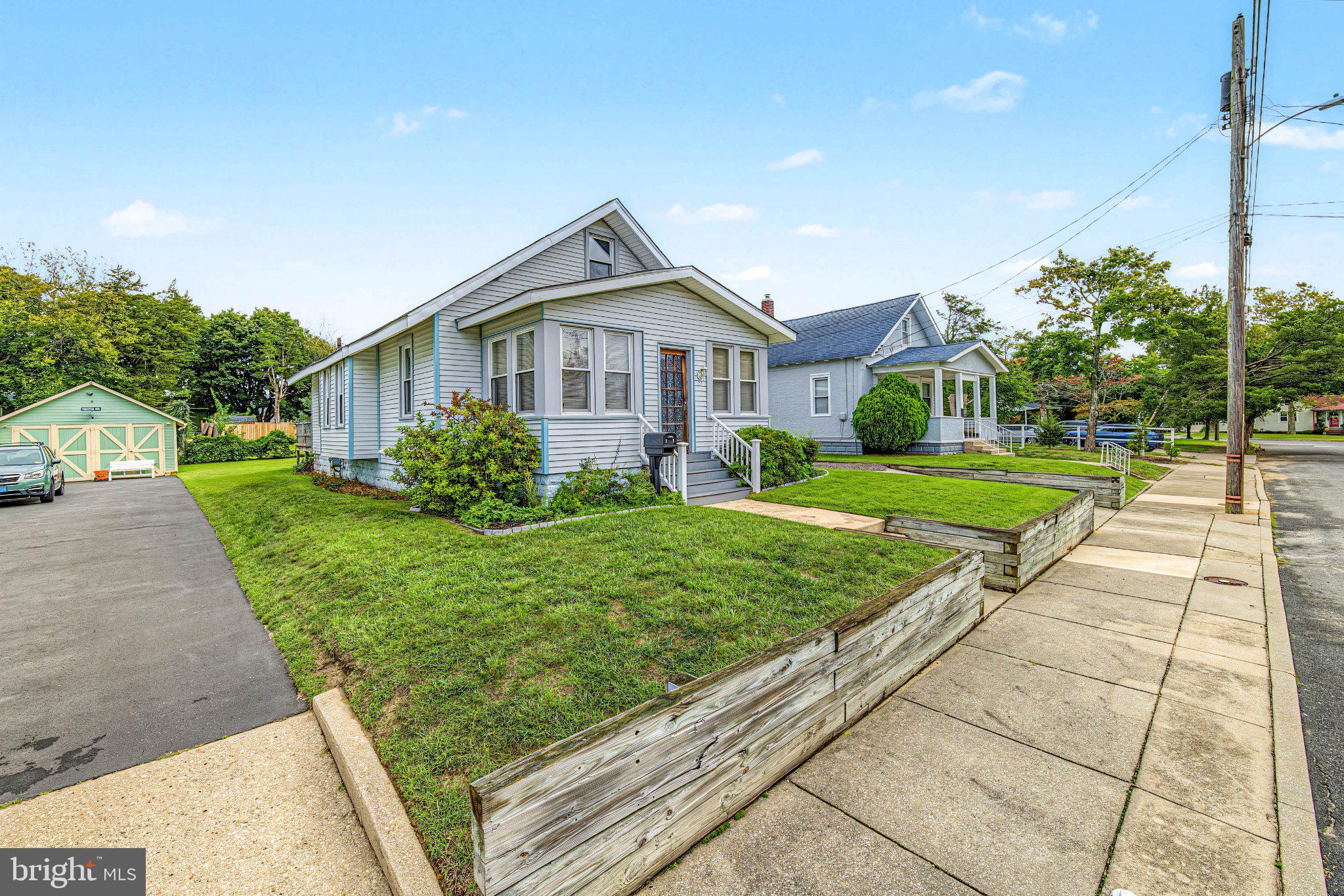 22 W NEVADA AVENUE