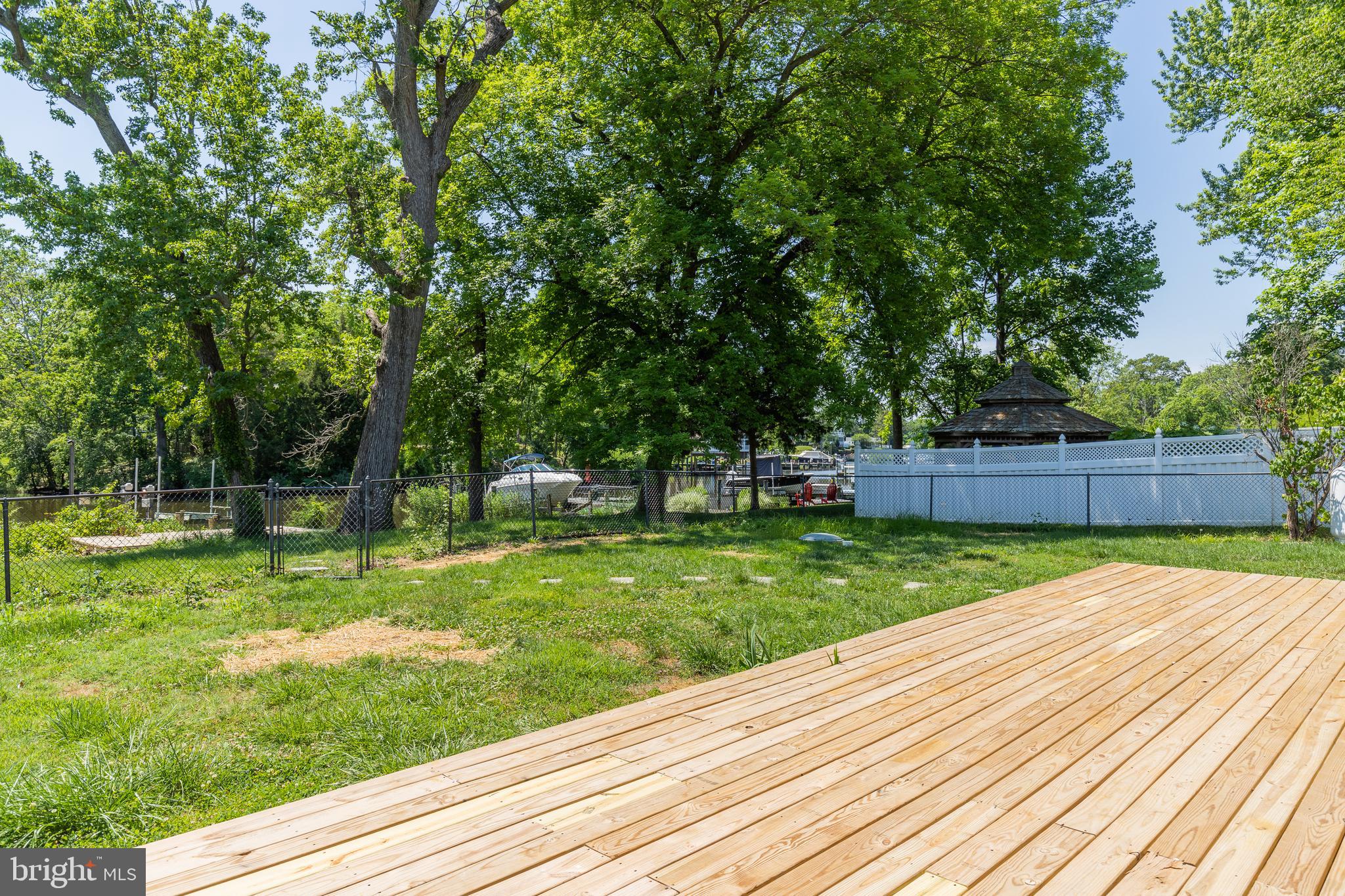 LOCH HAVEN BEACH - Residential