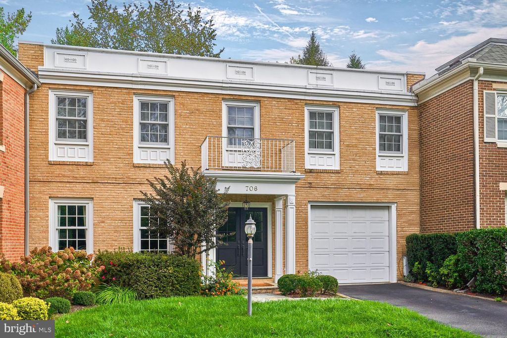 Photo of 706 Blueberry Hill Road, MCLEAN, VA 22101 (MLS # VAFX2274870)