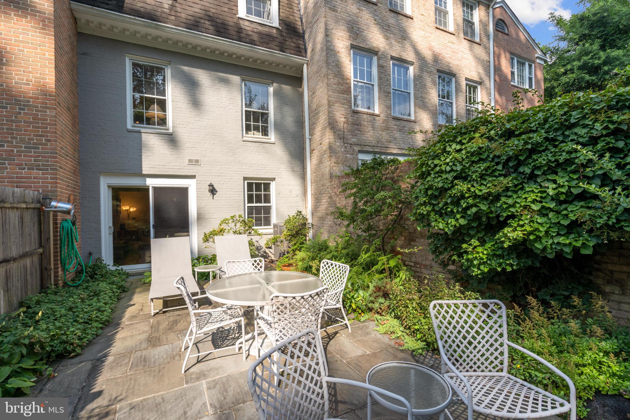 HAMLET PLACE - Residential