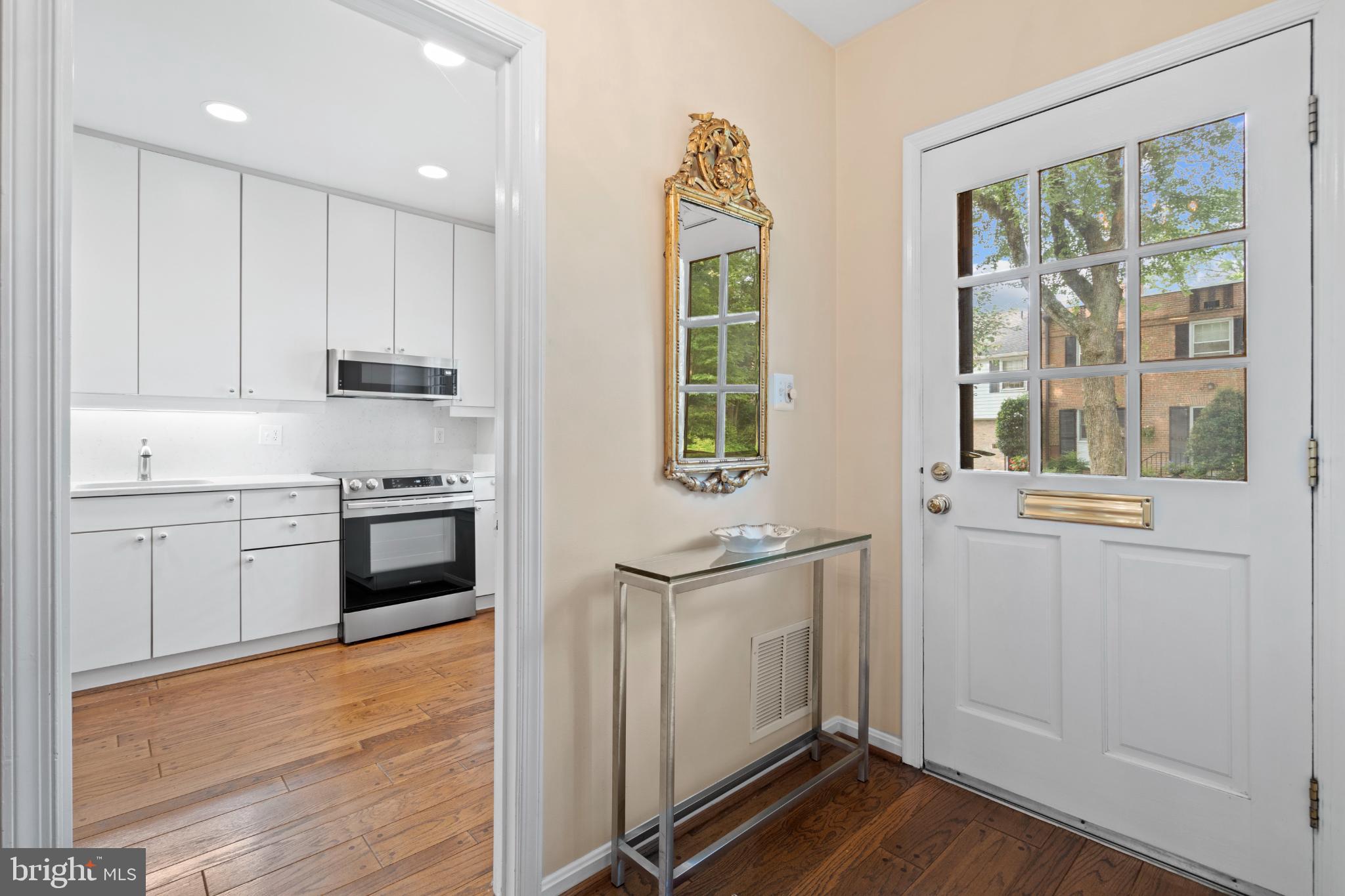 HAMLET PLACE - Residential