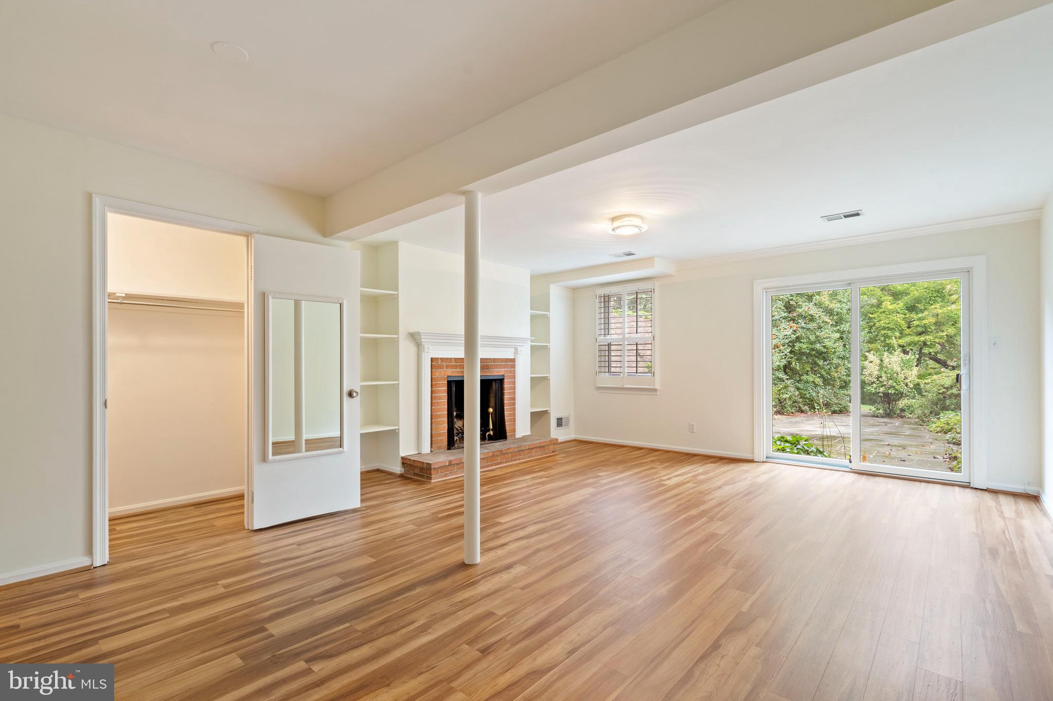 HAMLET PLACE - Residential