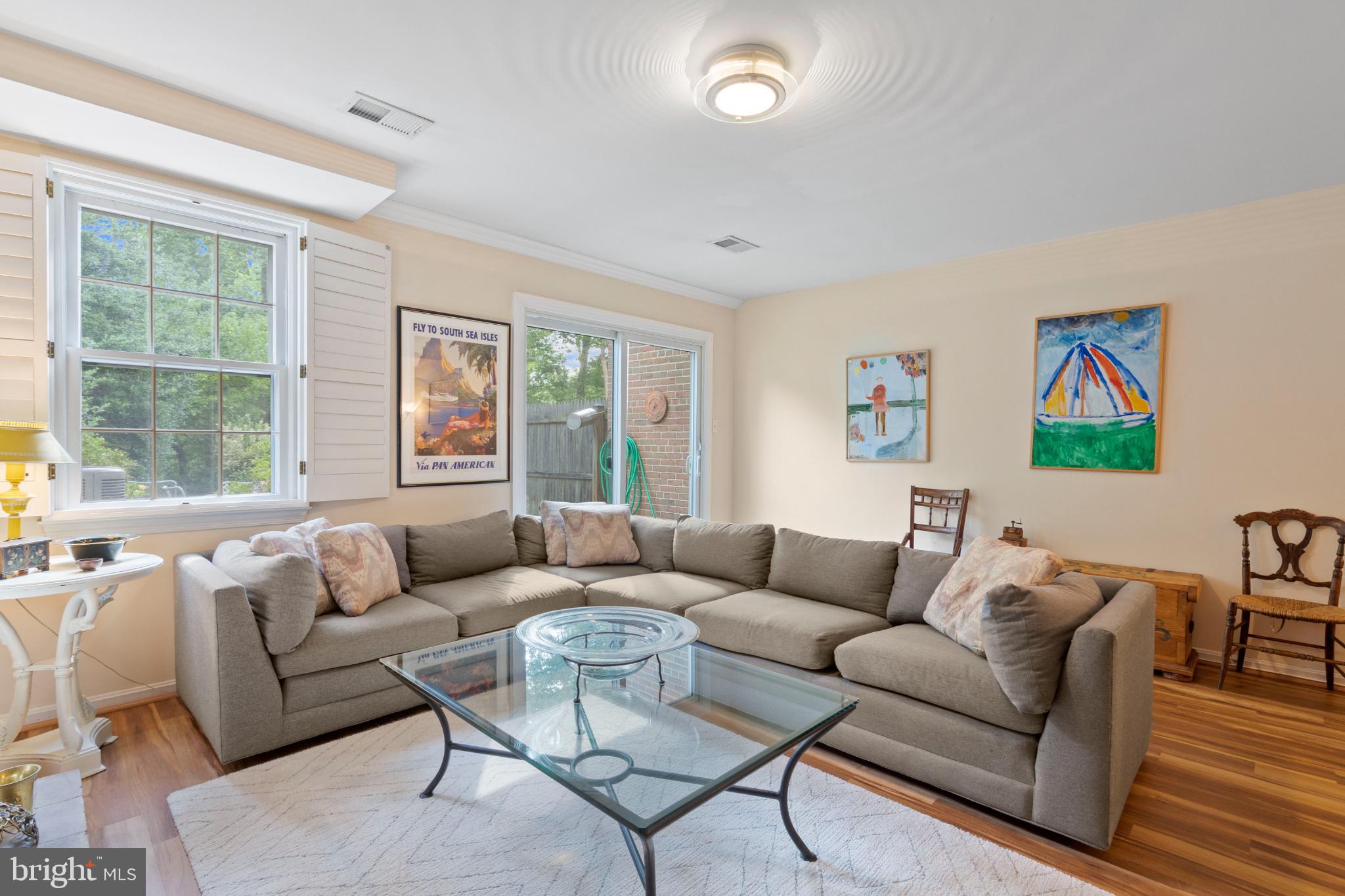 HAMLET PLACE - Residential