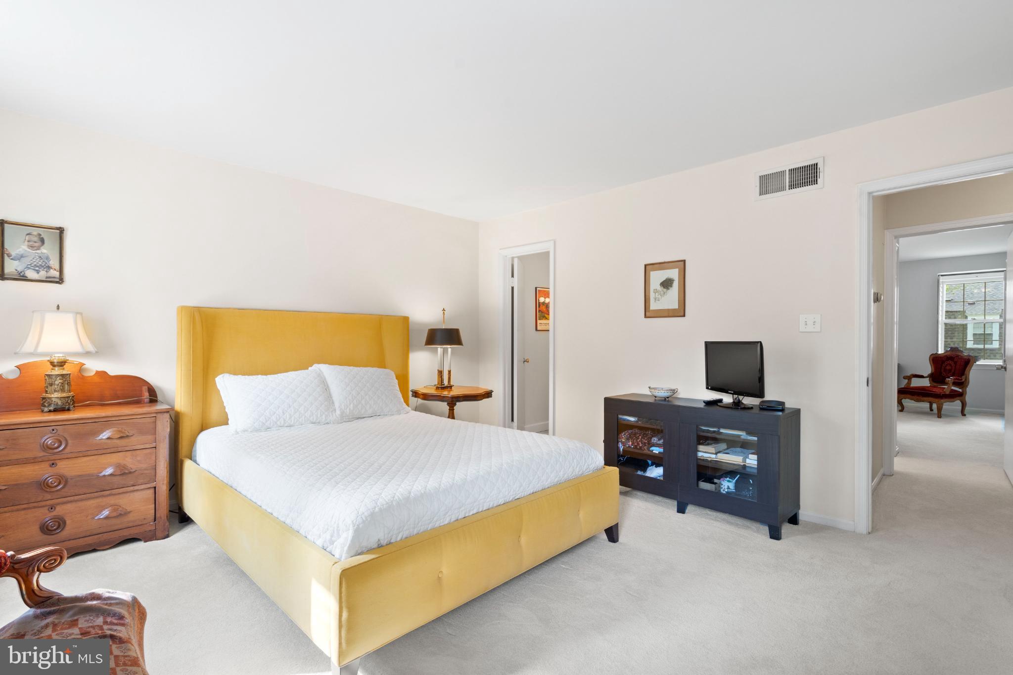 HAMLET PLACE - Residential