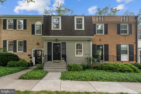Photo of 3533 Hamlet Place #506, CHEVY CHASE, MD 20815 (MLS # MDMC2201910)